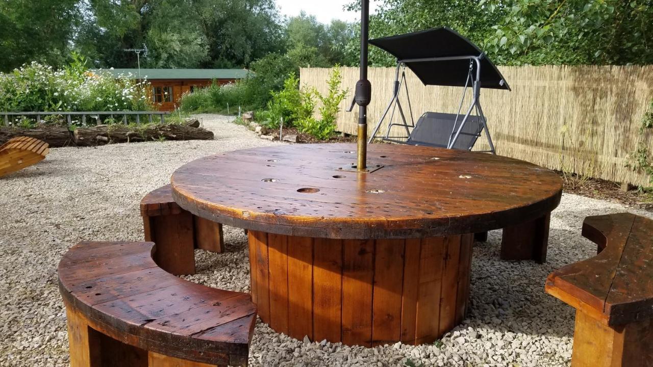 East Pool Cabin Линкольн Экстерьер фото